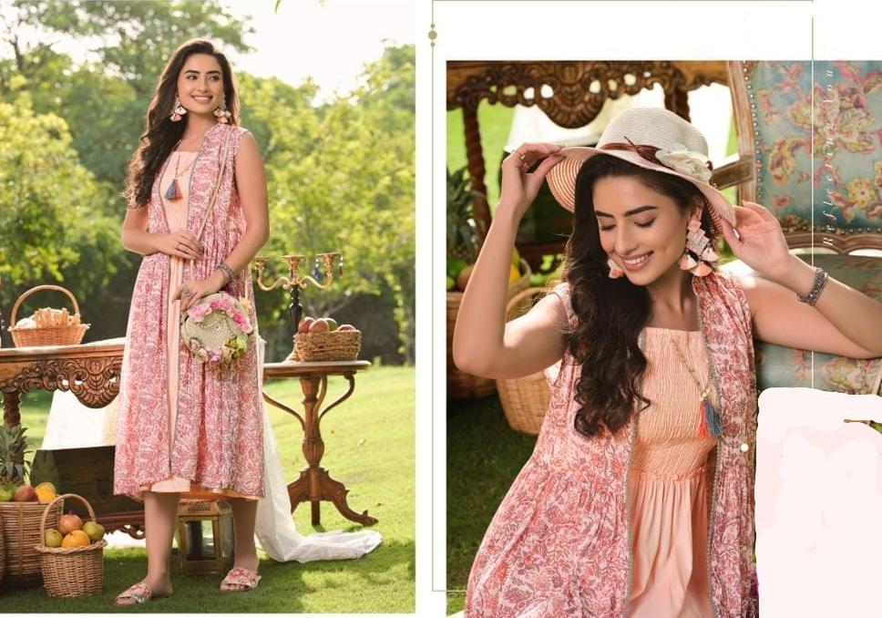 CELEBRATION SEASON BEST AUTUMN WEATHER FASHION WEAR MISS UNIVERSE ELEGANCE